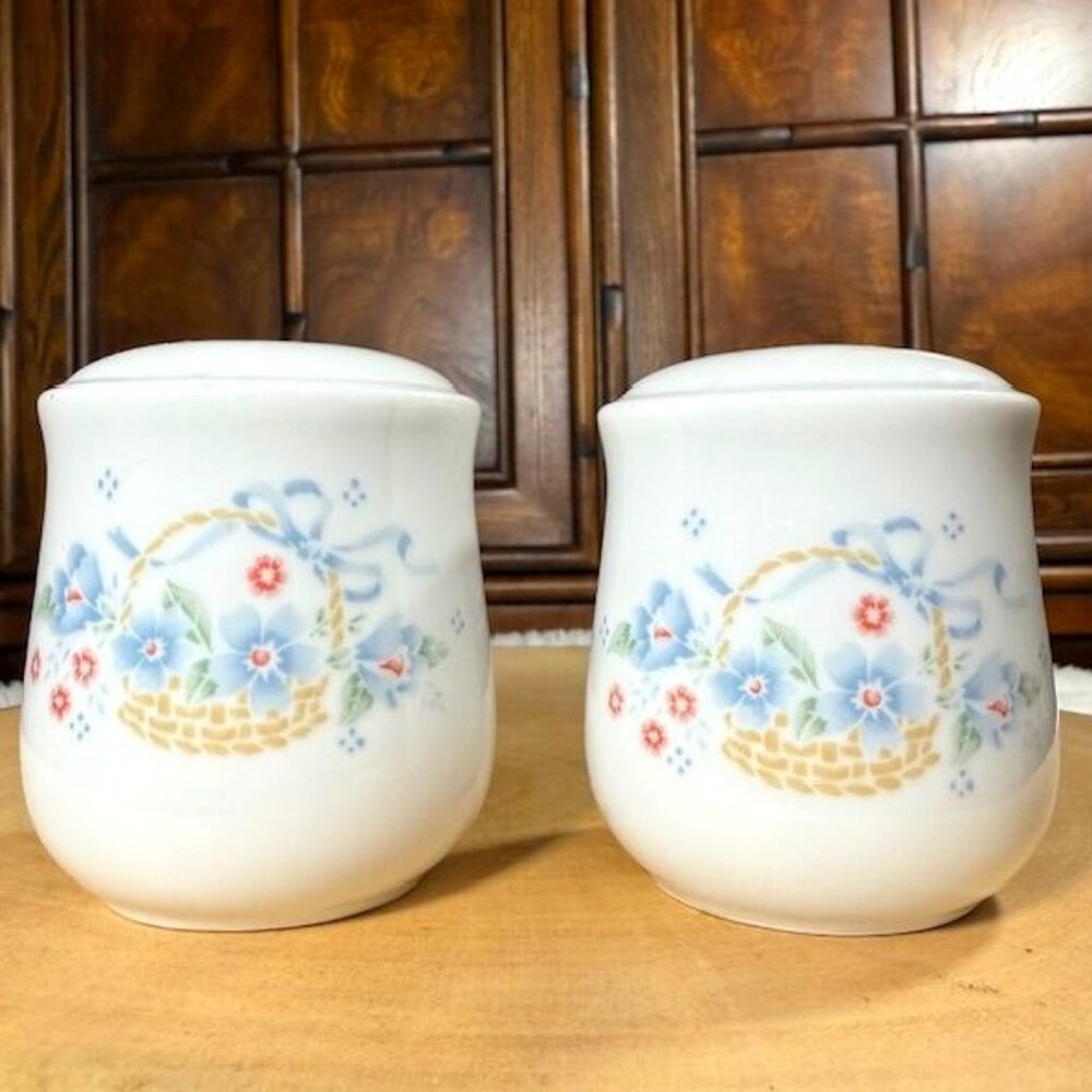 Vintage Corelle by Corning Country Cornflower Salt and Pepper Shakers